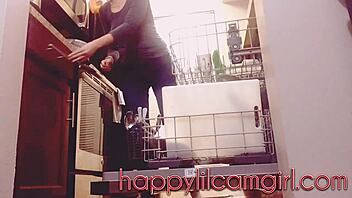 huge girl ignores you while cleaning kitchen, recording domination 😏