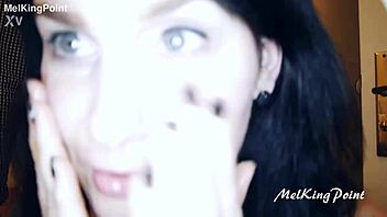 Melkingpoint offers a helping hand to Russian milf.