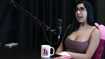 Renatinha Melo's Live Leaks BDSM Submission Tips!