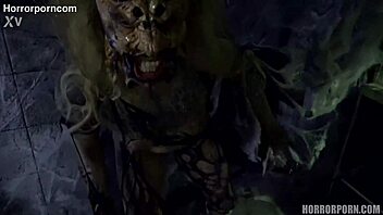 Horrorporn Female Spider in Hardcore Bisexual Anal Action