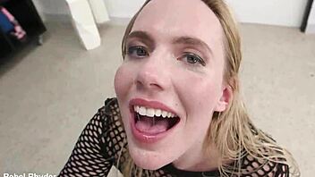 When I arrived in Prague, I got a BBC up my ass and creampie swallow 😍