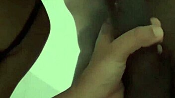 comendo a novinha do amigo no cu