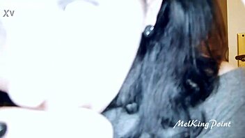 Melkingpoint offers a helping hand to Russian milf.