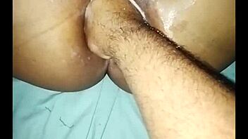 Huge fisting insertion by amateurs!