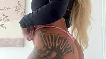 Pleasure to meet you, I'm Bratzmal, a transsexual crossdresser solo performer 😊