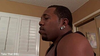 Madame Trixie ogromna BBW hrepeni po hitrem jebu za polna usta sperme