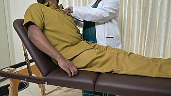 Lucky taxi driver scores handjob from cute doctor