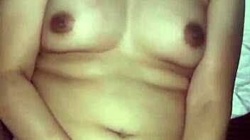 latina amateur playing with her pussy