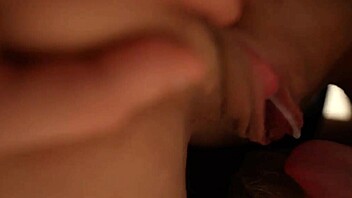 Guy finished with a cumshot on the girl’s face in the shop