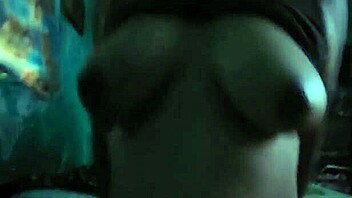 tetas grandes naturales cabalgando vaquera y gemidos viendo tv para que no escuchen sus vecinos madre soltera cogiendo rico quiero lechazos en mis tetas