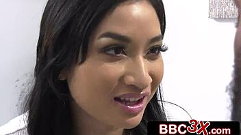 I watched tiny babysitter Avery Black get banged by enormous BBC