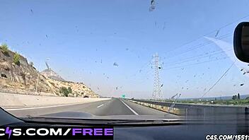 Marinas vilde vejkant golden shower og squirting kaos