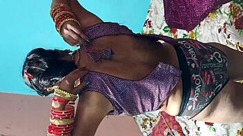 देसी विलेज गर्ल्स टाइट पस्सी बेंट ओवर फर्स्ट टाइम लिकिंग पब्लिक क्लोज अप में