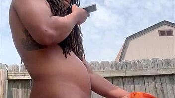 Ebony Babe Gets Dicked Down Outdoors Suggestively