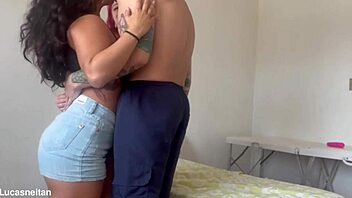 Beautiful Sluts Pay Delivery With Cum In Mouth And Pussy Licking