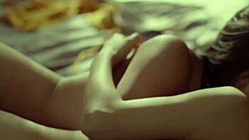 สาวฟิลิปปินส์สลัด Angeli Khang และ Sab Aggabao ในหนังเต็มเรื่อง Eva 2021