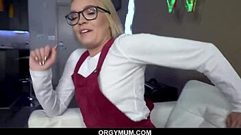 Damn! Hot cougar blows stepson while stepsis watches!