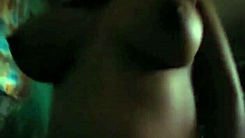 tetas grandes naturales cabalgando vaquera y gemidos viendo tv para que no escuchen sus vecinos madre soltera cogiendo rico quiero lechazos en mis tetas