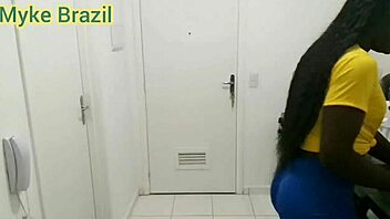 Cute Amateur Facial with Brazilian Oral