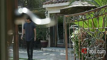 Virgin cheerleader wants her friend's boyfriend 😏