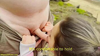 flexible girl, wanna get stretched and banged hard in public?