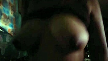 tetas grandes naturales cabalgando vaquera y gemidos viendo tv para que no escuchen sus vecinos madre soltera cogiendo rico quiero lechazos en mis tetas