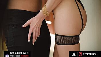 Svelte Beauty In Lingerie Gets Double Penetrated