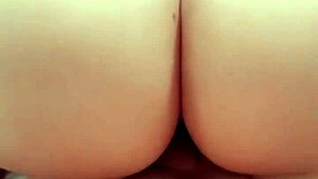 madrasta, why are you sitting on me like that?