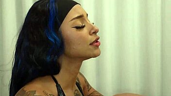 Stunning Annie Verse Gets Makeup Fucked Off