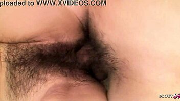 Necenzurovaný JAV creampie se starou japonskou GILF. Tvrdě jezdí s mladým 18+ chlapcem