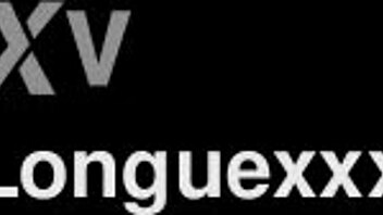 she shows off her long legs in a skirt, looking so sexy 😍