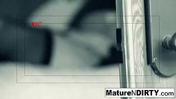 Wow, caught this brunette milf secretly masturbating and banging hard!