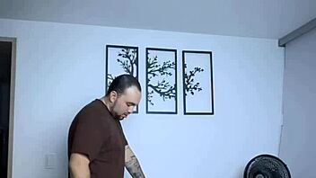 Noite quente na Colômbia com cavalgada em doggystyle.