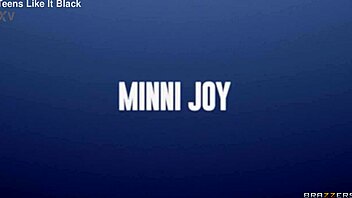 Hey Minni Joy, ready for a bunkbed banging surprise?