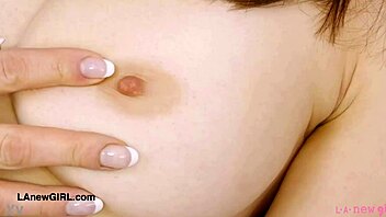 Fresh-faced fashion gem shows off her stunning figure on sofa