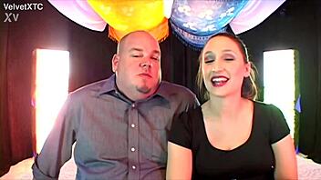 Riding cameltoe action in this hot casting intro session.