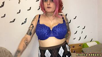 Rebeca Addams Masturbates Her Almost Hairless Pussy!