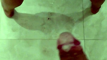 Half-siblings fuck while parents work 😏