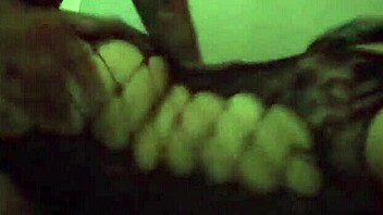 Me la coje de a perrito en la cama