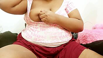 indian tulu aunty shows off sexy charm