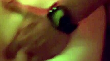 낯선 남자 침대서 내 아내 보지 핥아주기