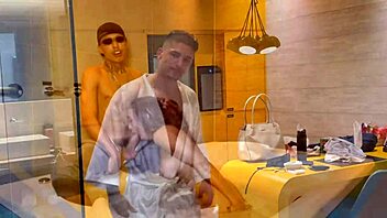 o corno saio e eu fui la da um trato na mulher dele