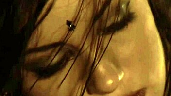 Asian Beauty Unveils Her Stunning Body