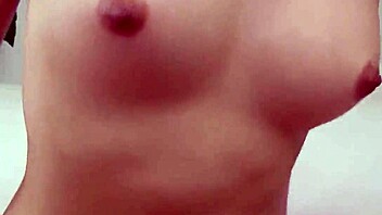 Невероятно! Рыжеволосая японская мачеха изменяет с одноклассником в сыром кремпае!