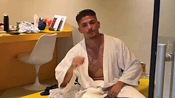 o corno saio e eu fui la da um trato na mulher dele