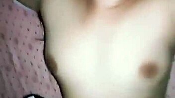 Menikmati Pepek Bini Tetangga Sampai Crot Didalam