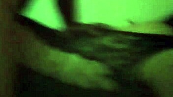 Me la coje de a perrito en la cama