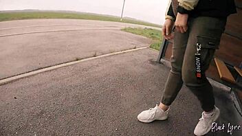 Поверишь, 18+ отсосала рисковый минет на автобусной остановке POV?