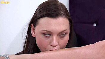 Pissing Intimacy in Raw Bedroom Action