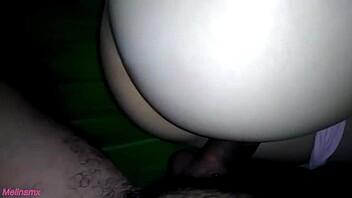 mi padrastro aprovecha cuando estoy sola en casa